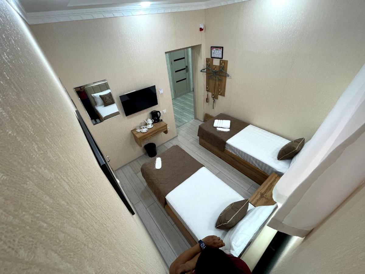 Barhat Hotel Tasken Kültér fotó