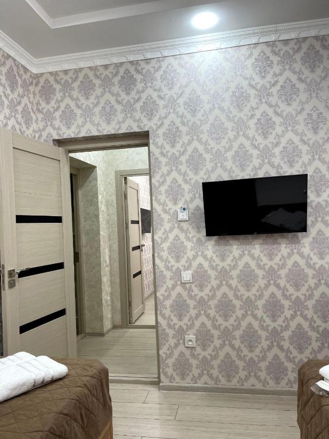 Barhat Hotel Tasken Kültér fotó