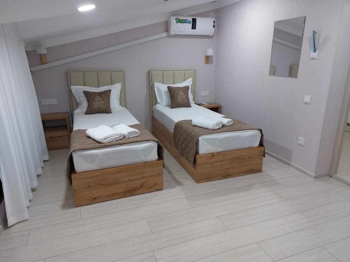 Barhat Hotel Tasken Kültér fotó