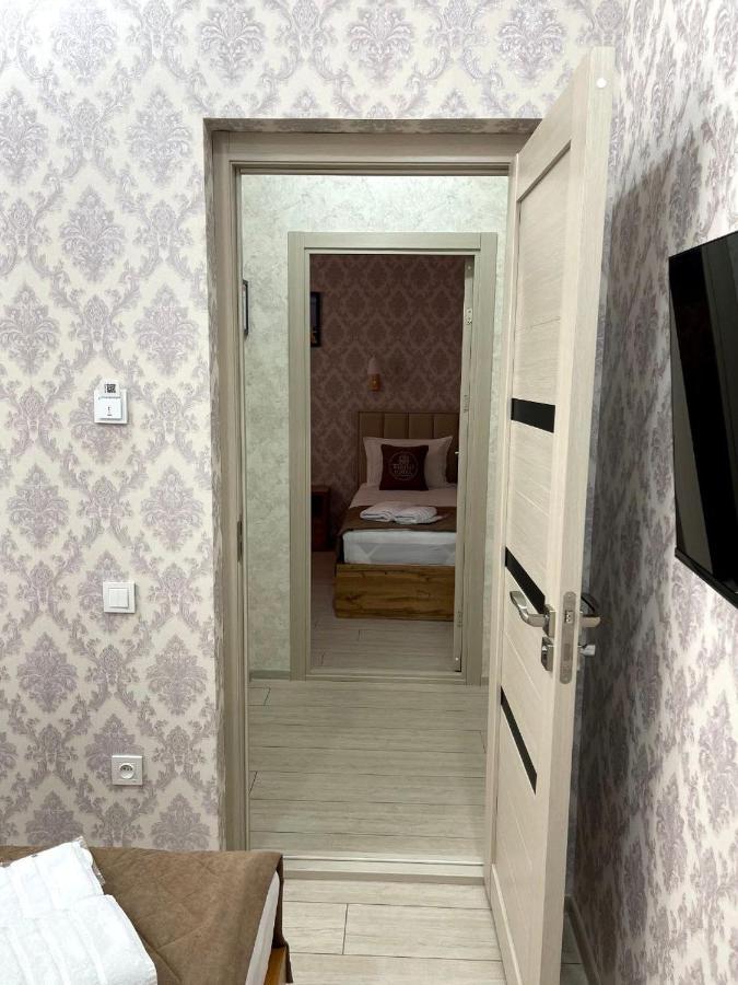 Barhat Hotel Tasken Kültér fotó
