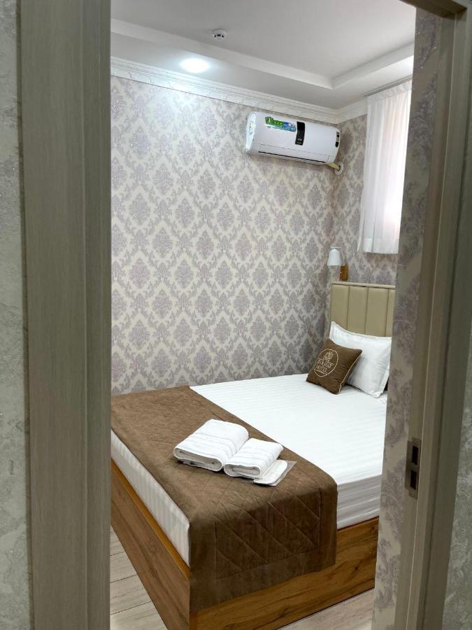 Barhat Hotel Tasken Kültér fotó
