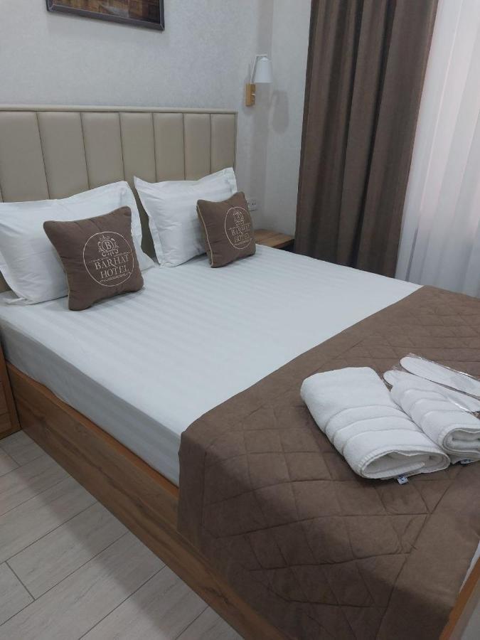 Barhat Hotel Tasken Kültér fotó