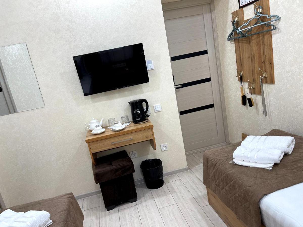 Barhat Hotel Tasken Kültér fotó