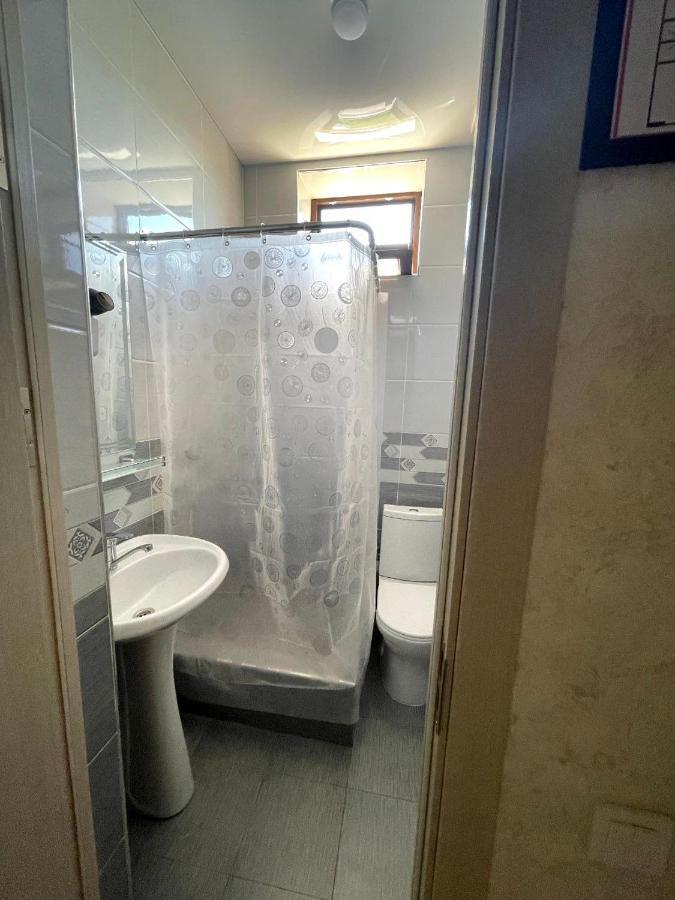 Barhat Hotel Tasken Kültér fotó