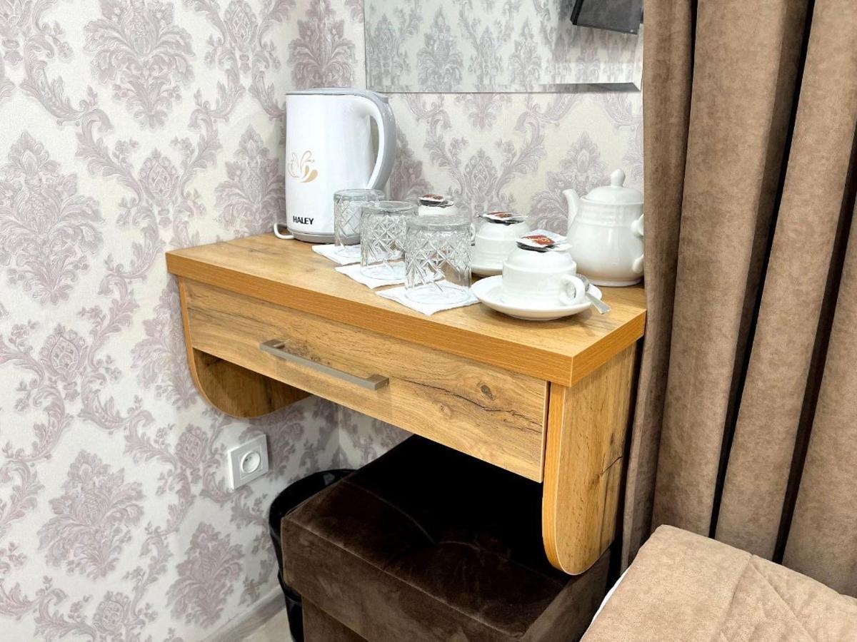 Barhat Hotel Tasken Kültér fotó