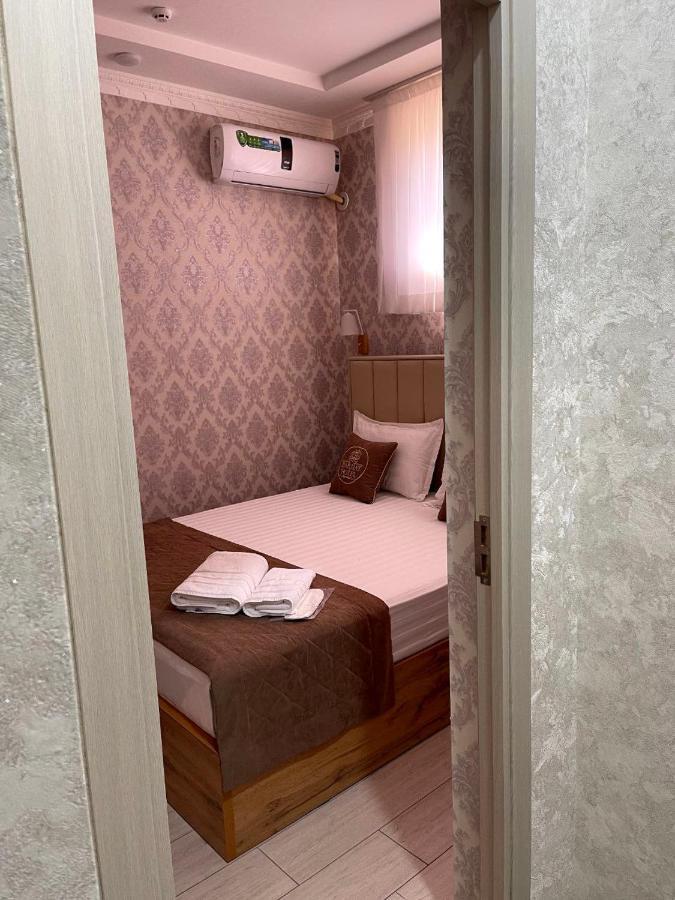 Barhat Hotel Tasken Kültér fotó
