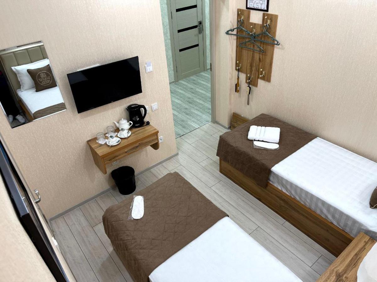 Barhat Hotel Tasken Kültér fotó