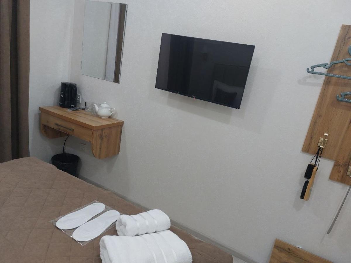 Barhat Hotel Tasken Kültér fotó