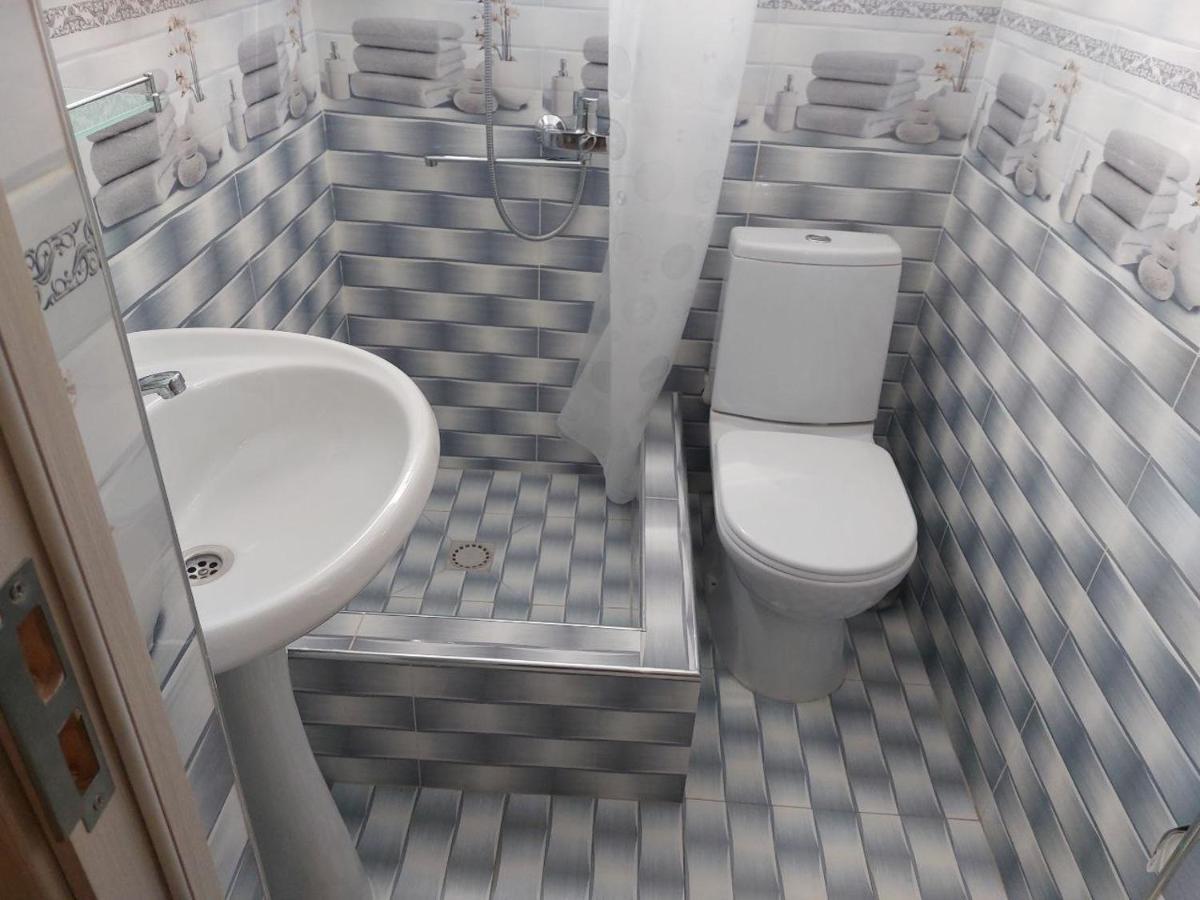 Barhat Hotel Tasken Kültér fotó