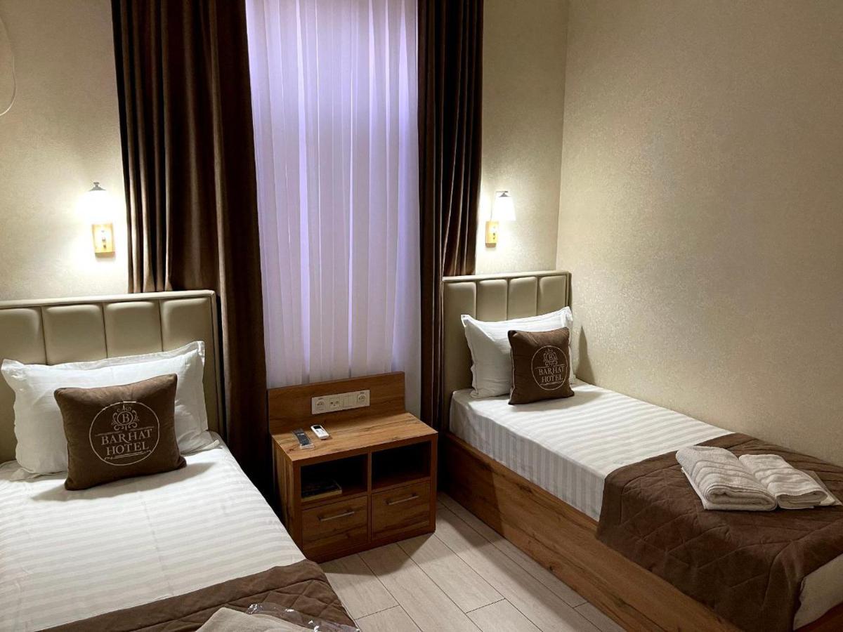 Barhat Hotel Tasken Kültér fotó