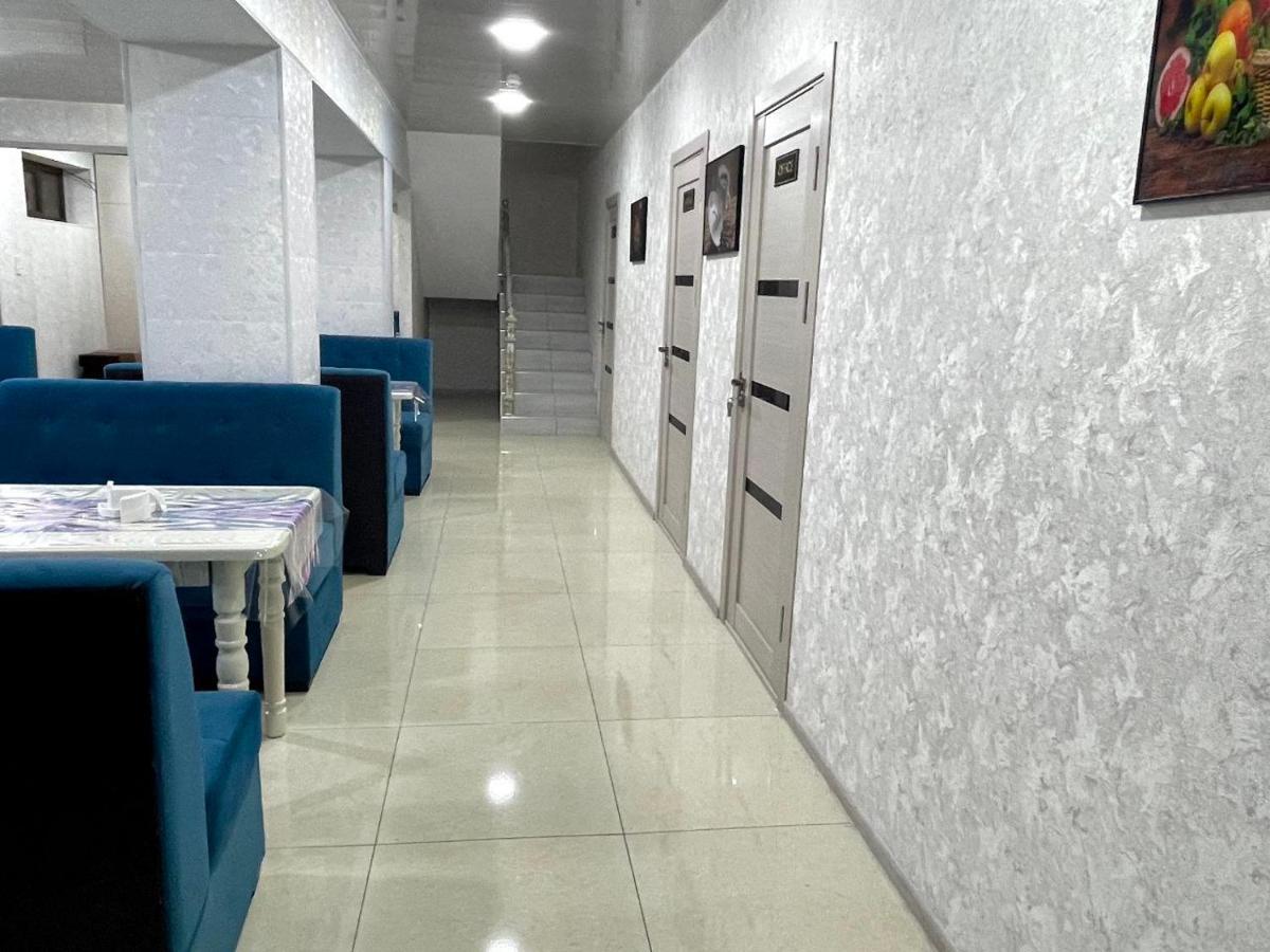 Barhat Hotel Tasken Kültér fotó