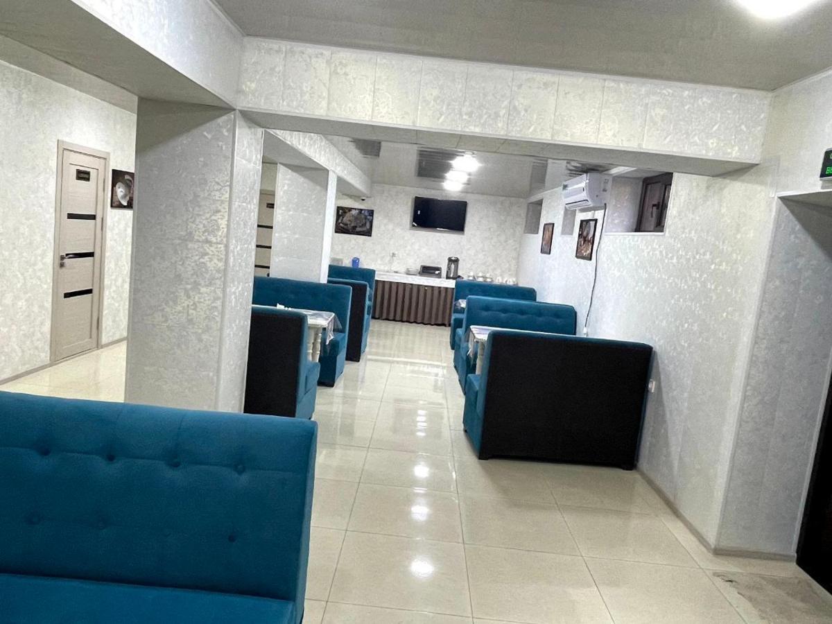 Barhat Hotel Tasken Kültér fotó