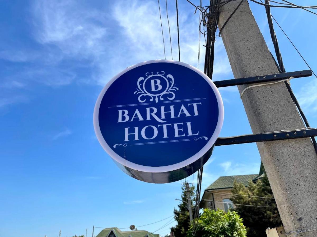 Barhat Hotel Tasken Kültér fotó