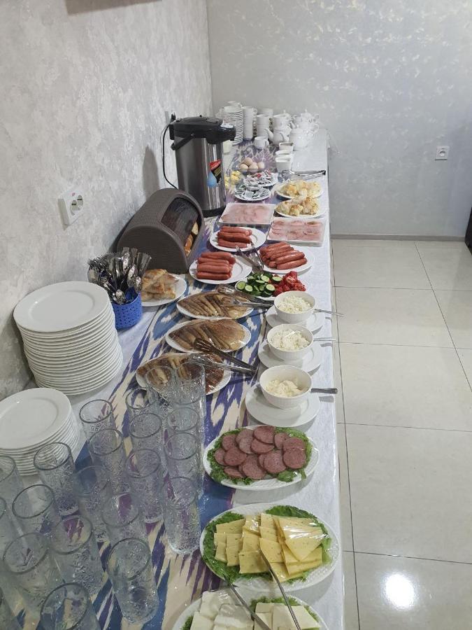 Barhat Hotel Tasken Kültér fotó