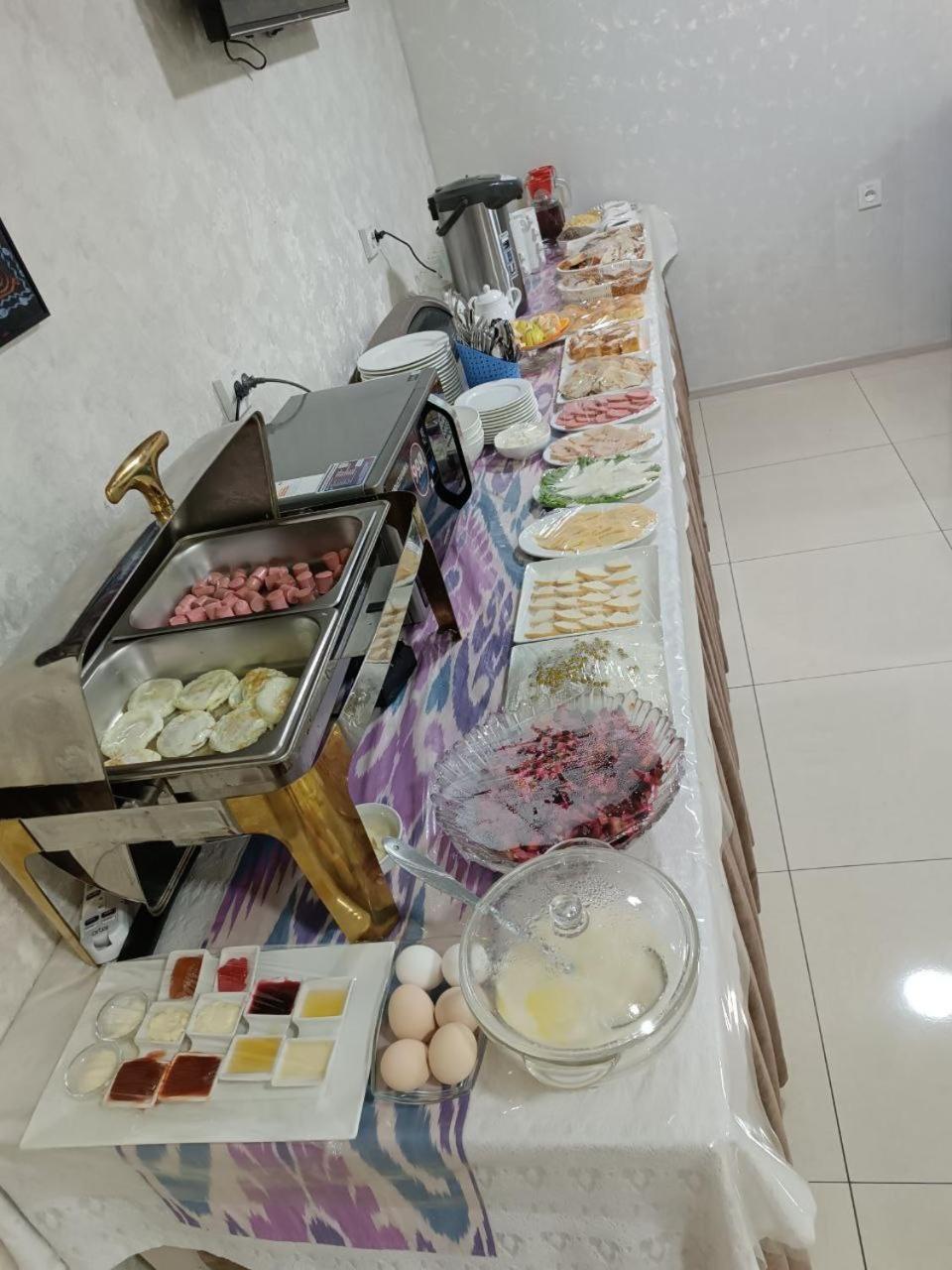 Barhat Hotel Tasken Kültér fotó