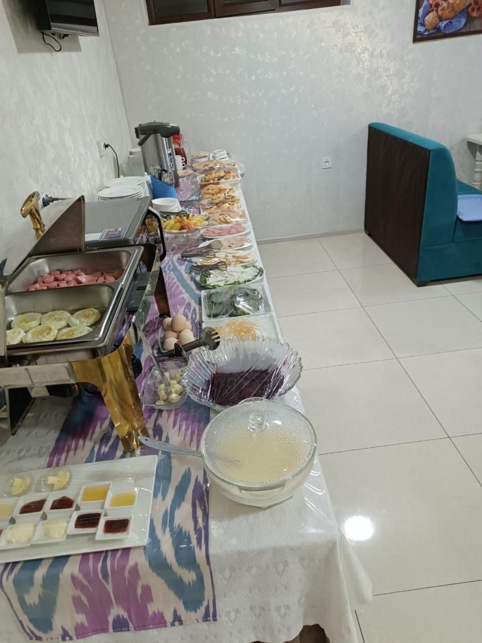 Barhat Hotel Tasken Kültér fotó