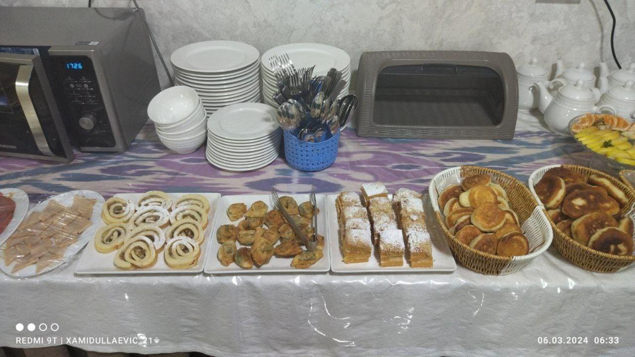 Barhat Hotel Tasken Kültér fotó